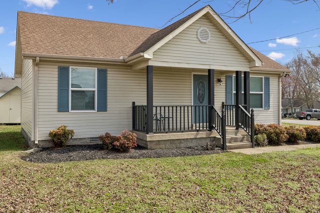 402 Jonesboro Ct, La Vergne, TN 37086