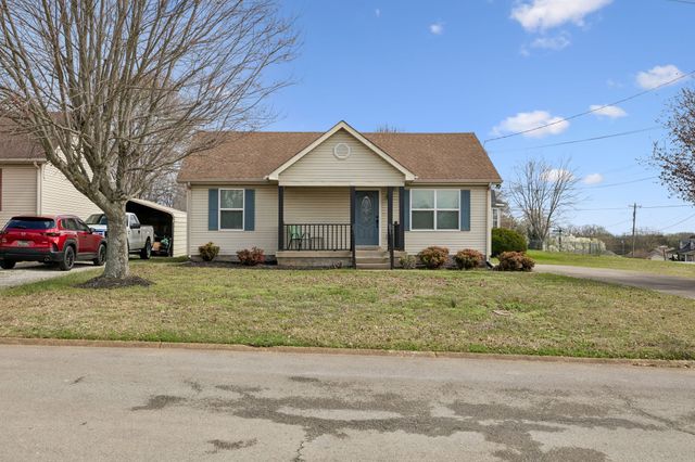 402 Jonesboro Ct, La Vergne, TN 37086