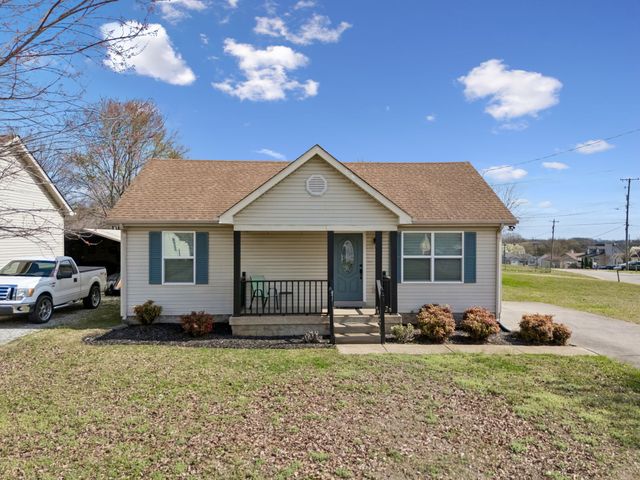 402 Jonesboro Ct, La Vergne, TN 37086