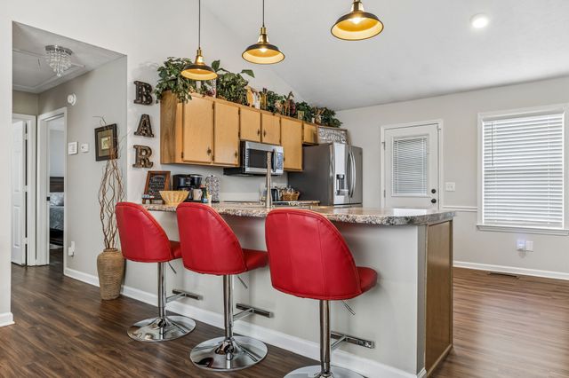 402 Jonesboro Ct, La Vergne, TN 37086