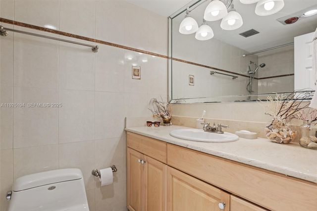 1965 S Ocean Dr 16A, Hallandale Beach, FL 33009