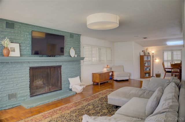 4925 E 23rd Street, Tulsa, OK 74114