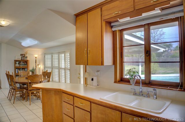 4925 E 23rd Street, Tulsa, OK 74114