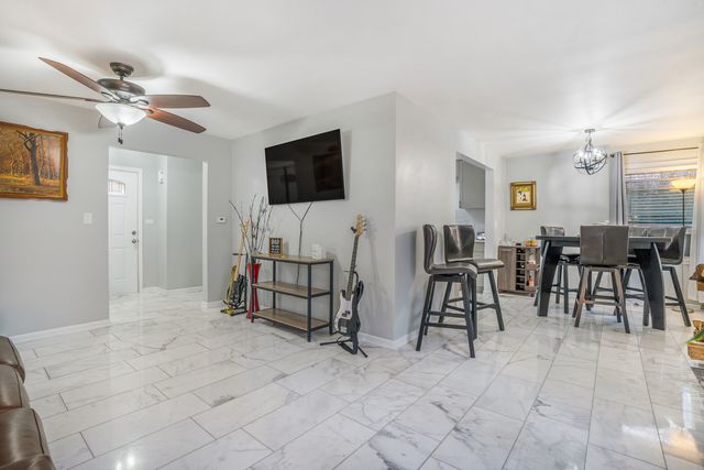 39294 N North Avenue, Beach Park, IL 60099