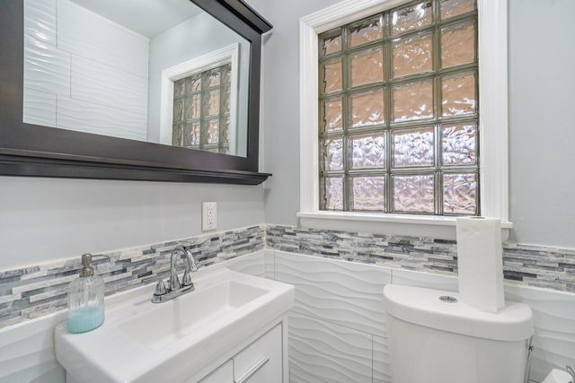 39294 N North Avenue, Beach Park, IL 60099