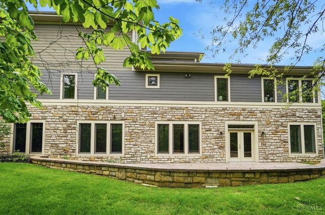 5096 Riverview Dr, South Lebanon, OH 45065