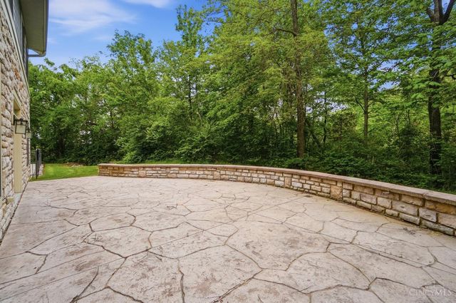 5096 Riverview Dr, South Lebanon, OH 45065