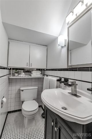 334 South Forest Road, Amherst, NY 14221