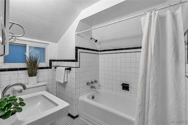 334 South Forest Road, Amherst, NY 14221