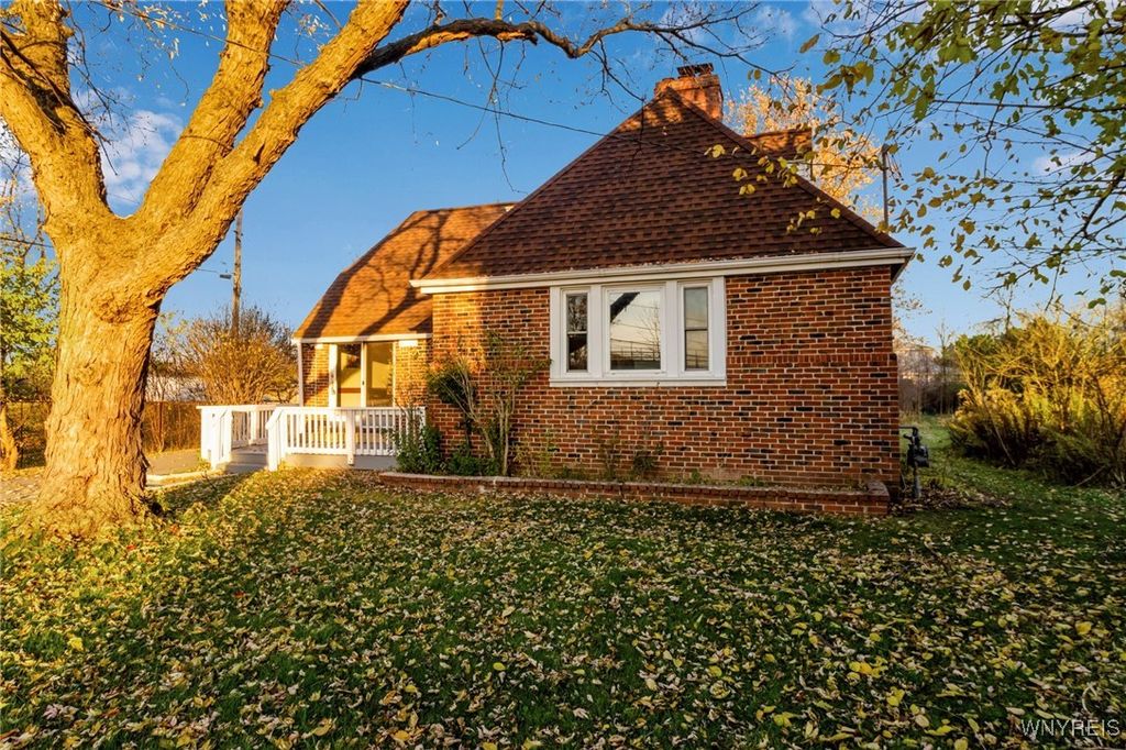 334 South Forest Road, Amherst, NY 14221