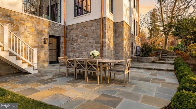 4939 QUEBEC ST NW, Washington, DC 20016