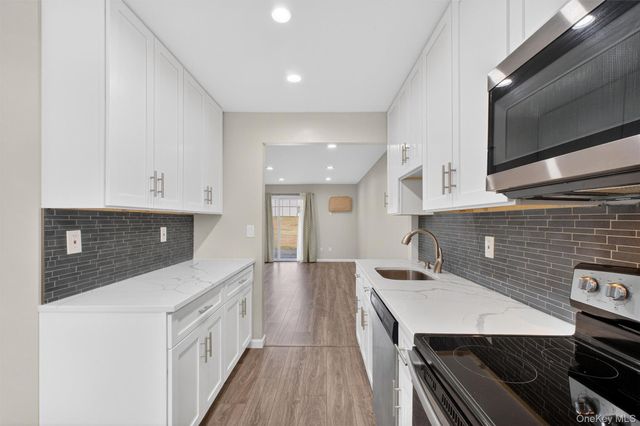 9 Millholland Drive D, Fishkill, NY 12524