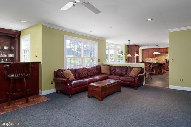 4 CHATSWORTH CT, Lawrence Township, NJ 08648