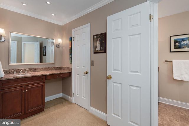 4 CHATSWORTH CT, Lawrence Township, NJ 08648