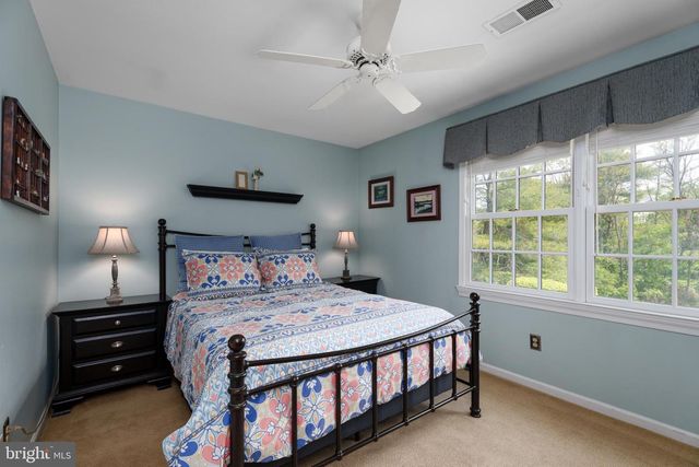 4 CHATSWORTH CT, Lawrence Township, NJ 08648