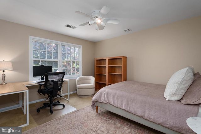 4 CHATSWORTH CT, Lawrence Township, NJ 08648