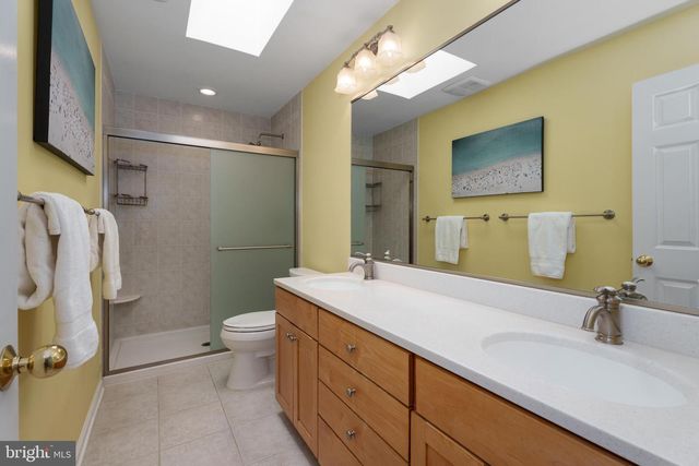 4 CHATSWORTH CT, Lawrence Township, NJ 08648