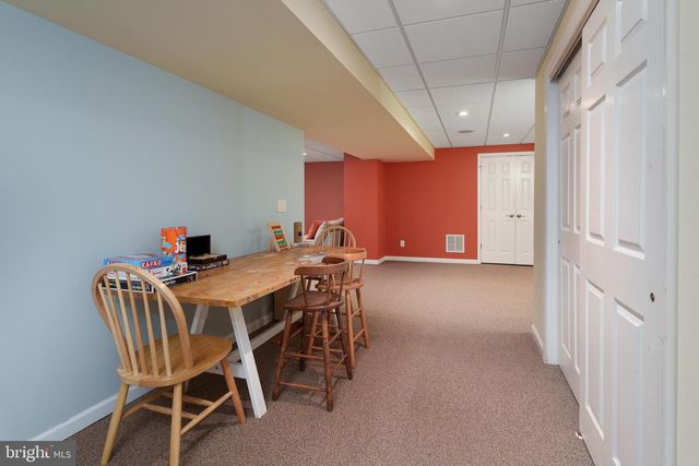 4 CHATSWORTH CT, Lawrence Township, NJ 08648