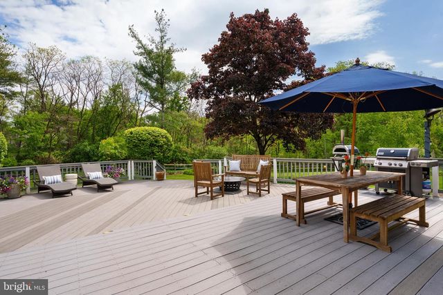 4 CHATSWORTH CT, Lawrence Township, NJ 08648