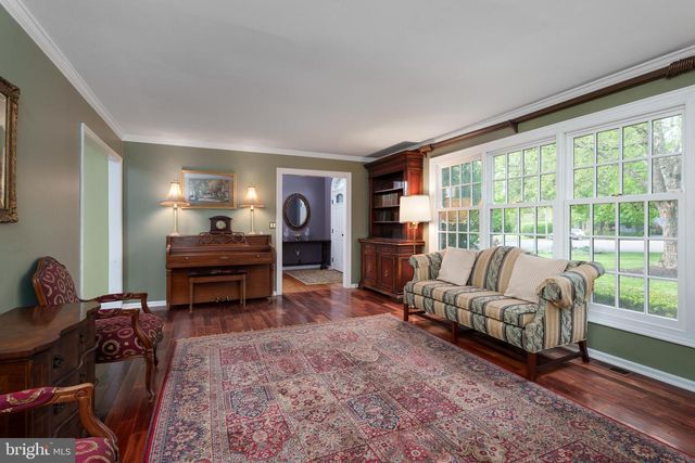 4 CHATSWORTH CT, Lawrence Township, NJ 08648