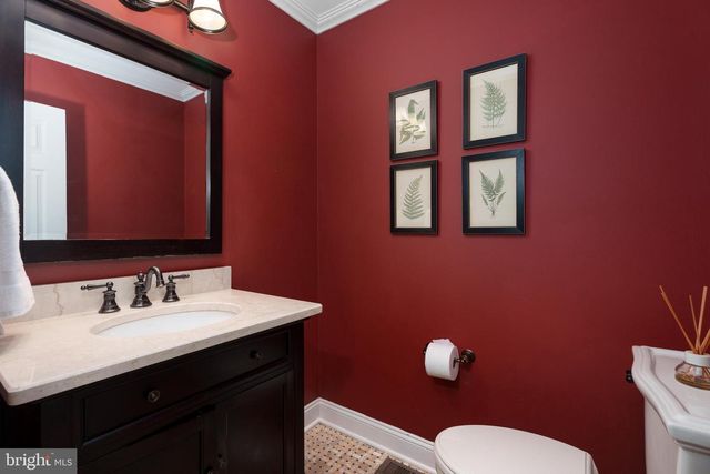 4 CHATSWORTH CT, Lawrence Township, NJ 08648