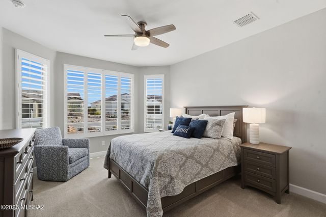 1432 E Golden Rock Way, Green Valley, AZ 85614