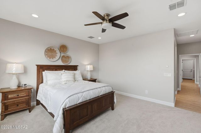 1432 E Golden Rock Way, Green Valley, AZ 85614