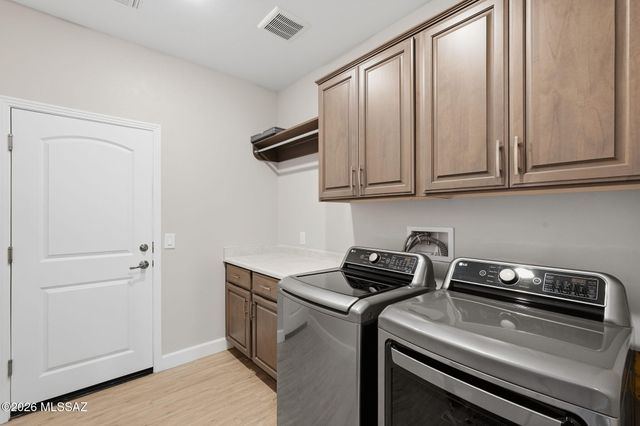 1432 E Golden Rock Way, Green Valley, AZ 85614