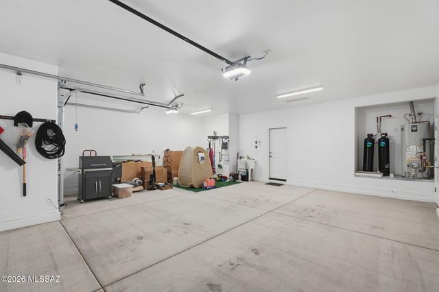 1432 E Golden Rock Way, Green Valley, AZ 85614