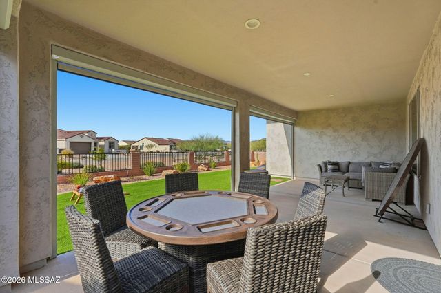 1432 E Golden Rock Way, Green Valley, AZ 85614