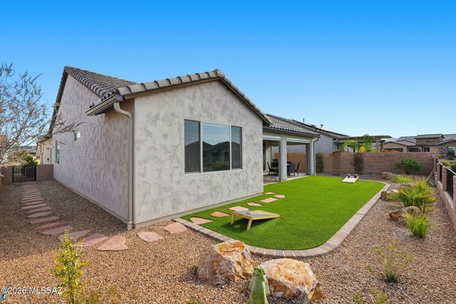 1432 E Golden Rock Way, Green Valley, AZ 85614