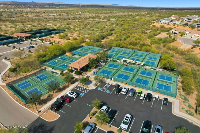 1432 E Golden Rock Way, Green Valley, AZ 85614