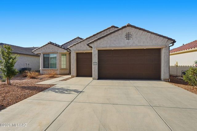1432 E Golden Rock Way, Green Valley, AZ 85614