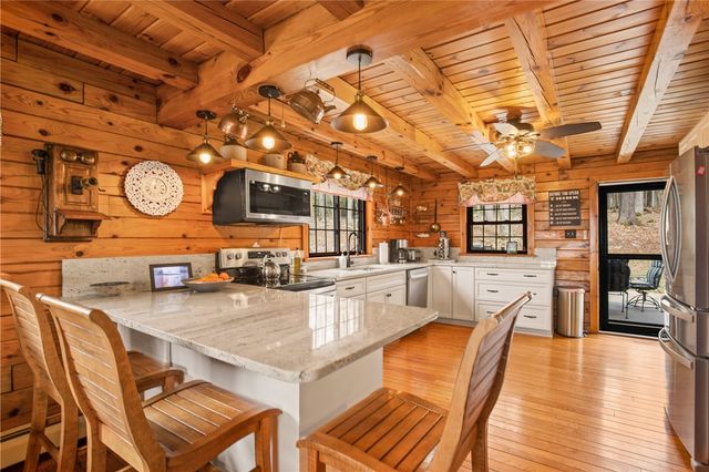 1436 Peninsula Drive, Indian Lake Boro, PA 15926