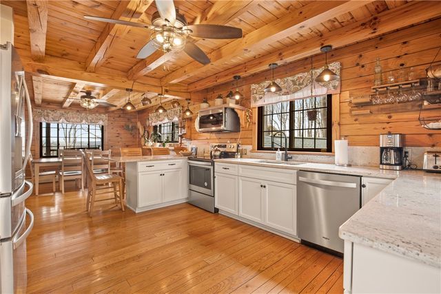 1436 Peninsula Drive, Indian Lake Boro, PA 15926