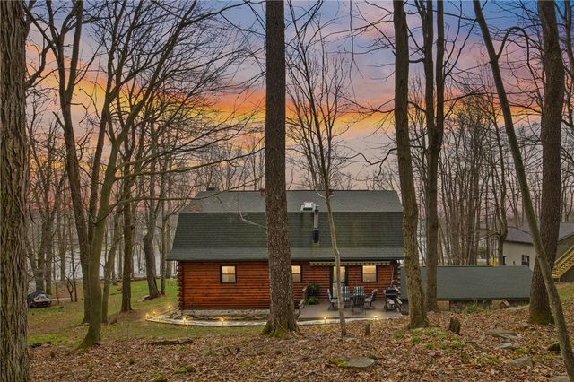 1436 Peninsula Drive, Indian Lake Boro, PA 15926