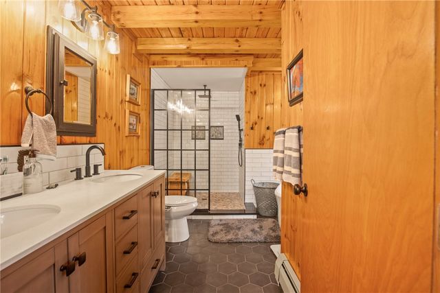 1436 Peninsula Drive, Indian Lake Boro, PA 15926