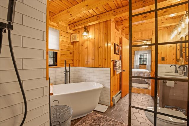 1436 Peninsula Drive, Indian Lake Boro, PA 15926