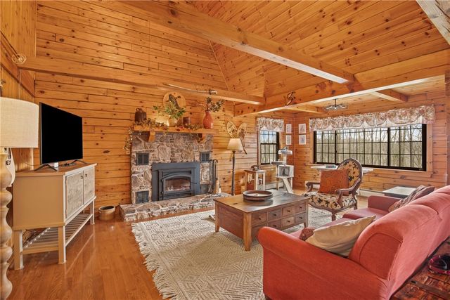 1436 Peninsula Drive, Indian Lake Boro, PA 15926