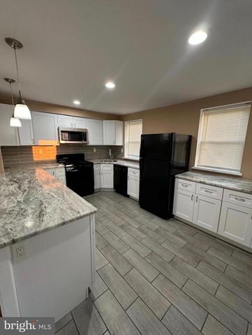 2032 VISTA ST, Philadelphia, PA 19152