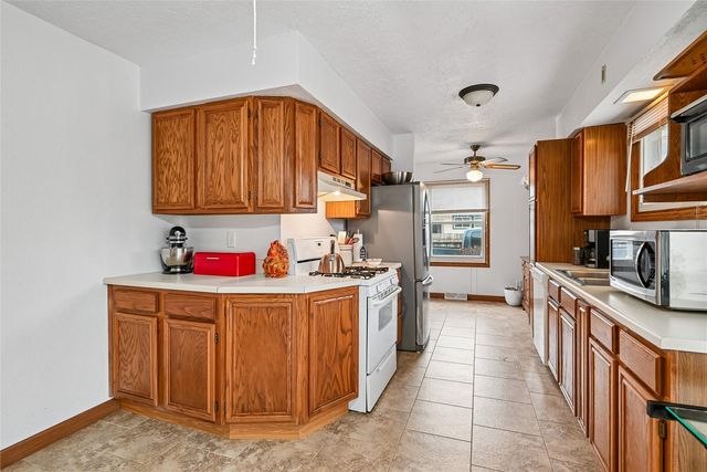 1104 38th Street SE, Cedar Rapids, IA 52403