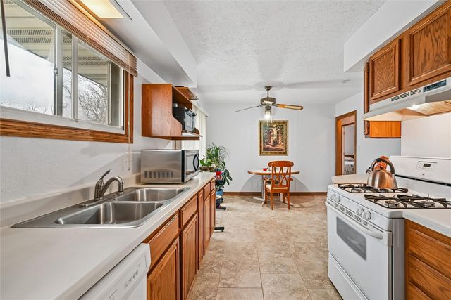 1104 38th Street SE, Cedar Rapids, IA 52403