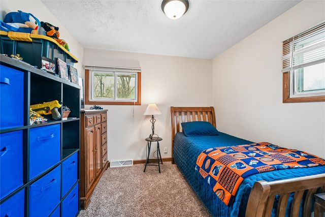 1104 38th Street SE, Cedar Rapids, IA 52403