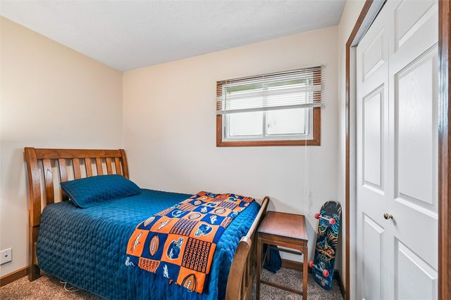 1104 38th Street SE, Cedar Rapids, IA 52403