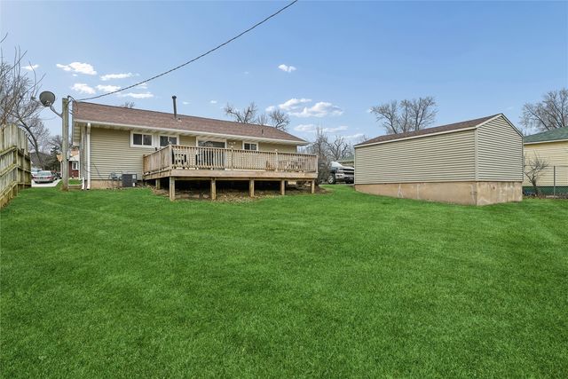 1104 38th Street SE, Cedar Rapids, IA 52403