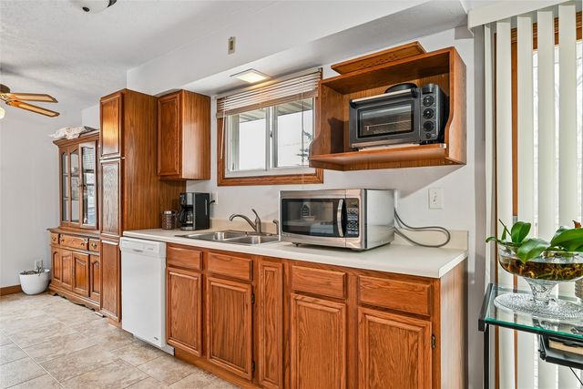 1104 38th Street SE, Cedar Rapids, IA 52403