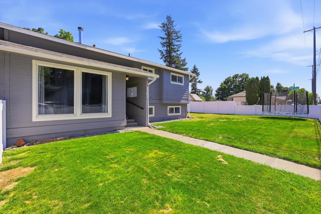 2721 S FREYA St, Spokane, WA 99223