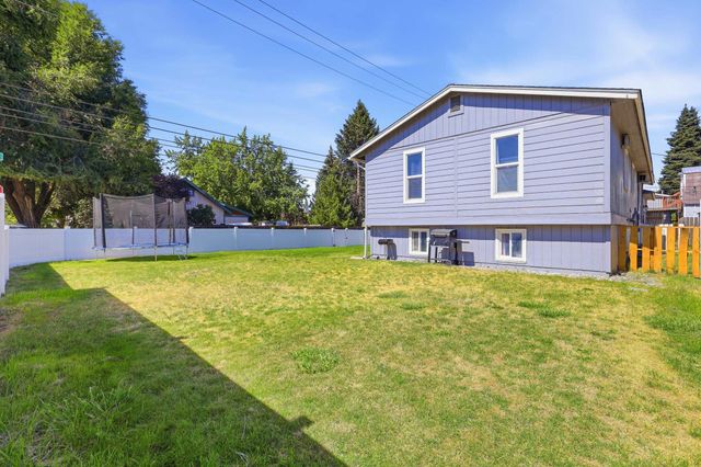 2721 S FREYA St, Spokane, WA 99223