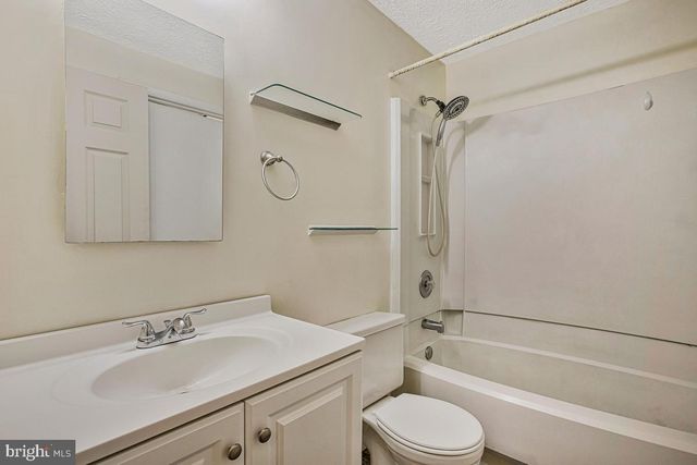 8010 HADFIELD CT, Pasadena, MD 21122