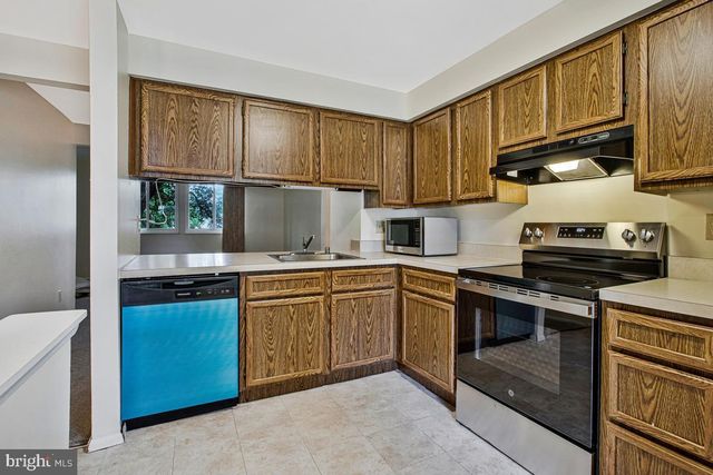 8010 HADFIELD CT, Pasadena, MD 21122